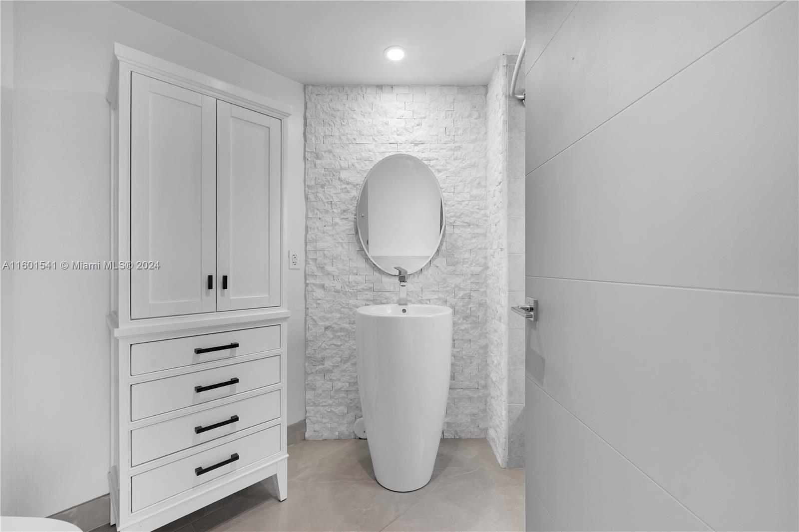 9055 SW 73 Ct # 1605