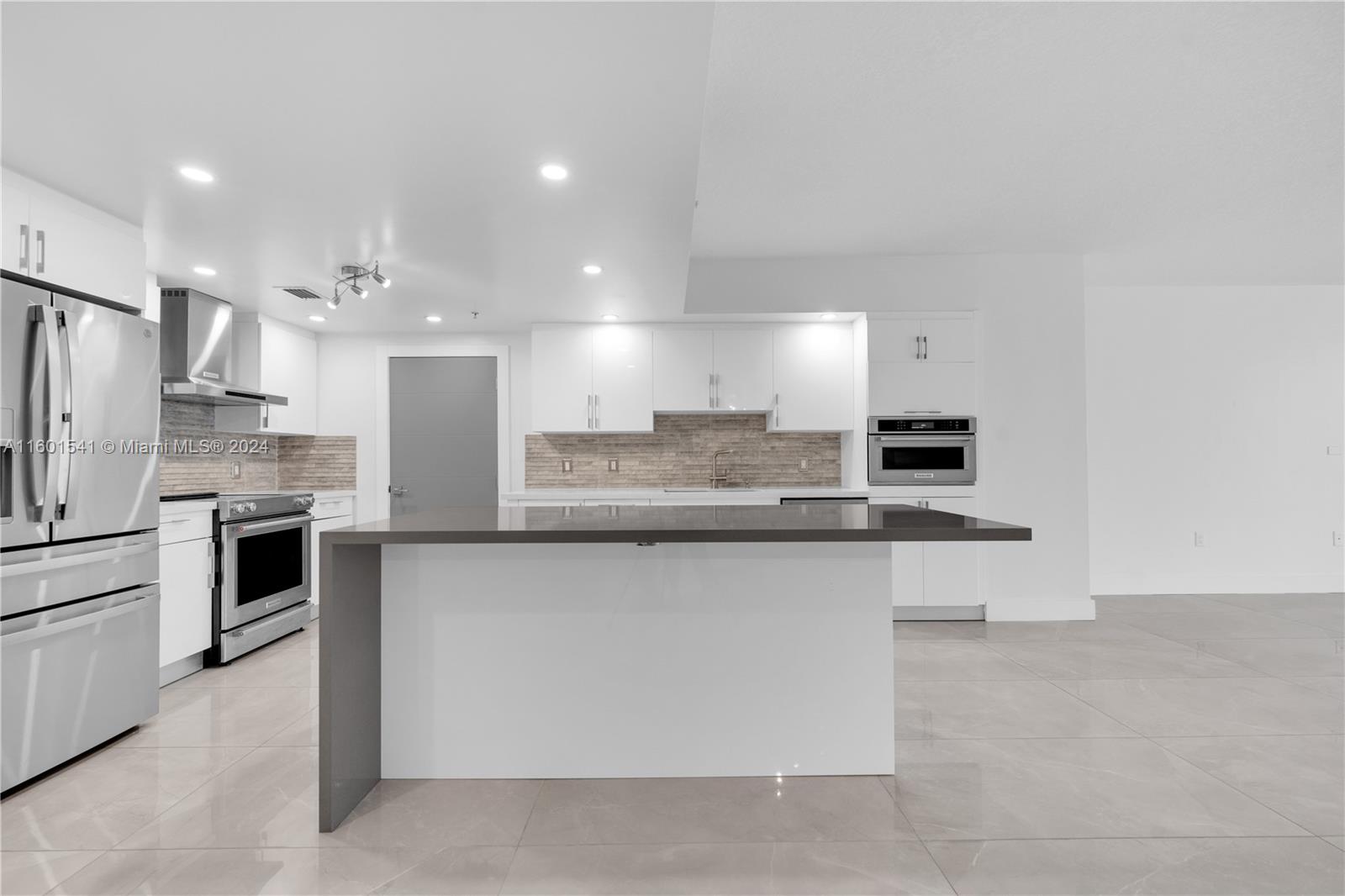 9055 SW 73 Ct # 1605