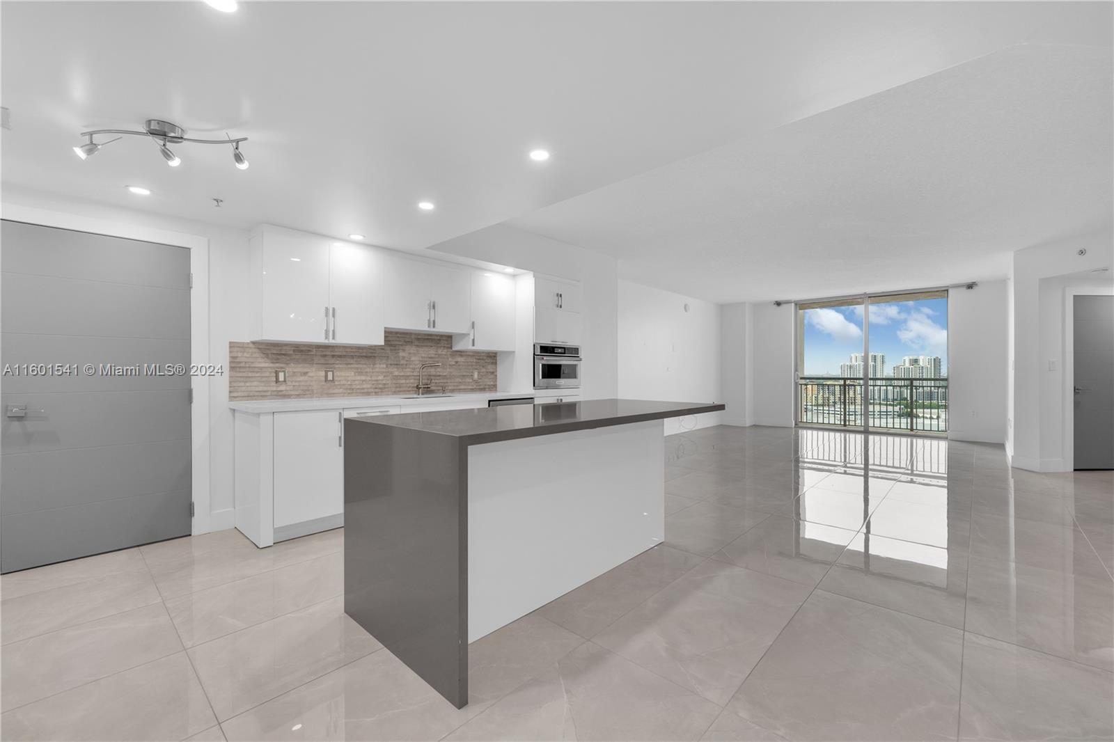 9055 SW 73 Ct # 1605