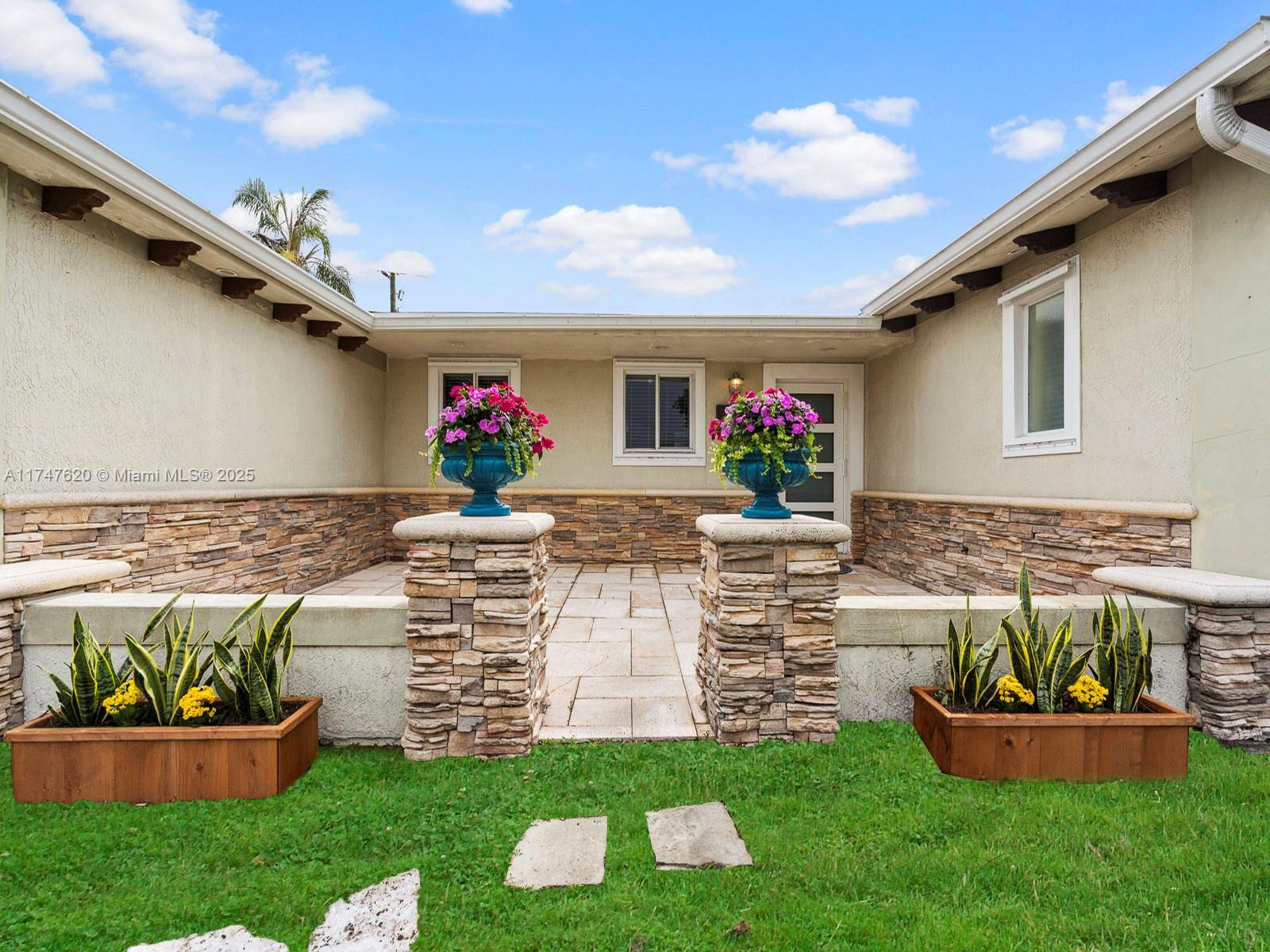 431 SW 64th Way
