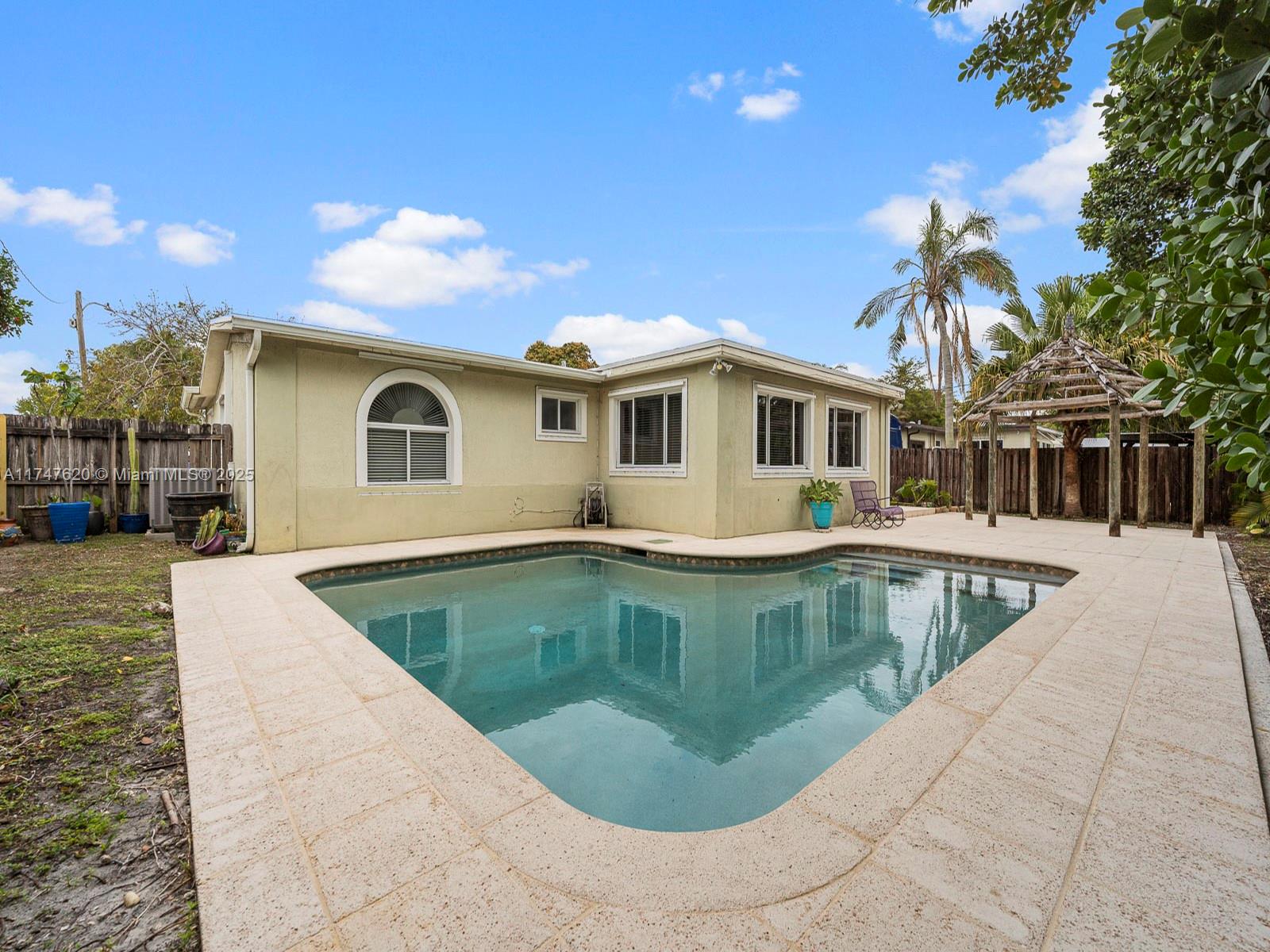 431 SW 64th Way