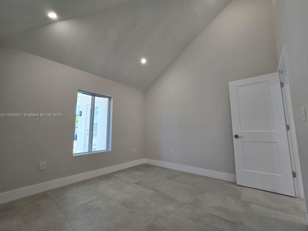 1923 NW 48th St