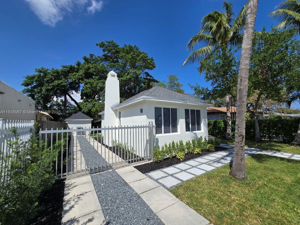 1923 NW 48th St