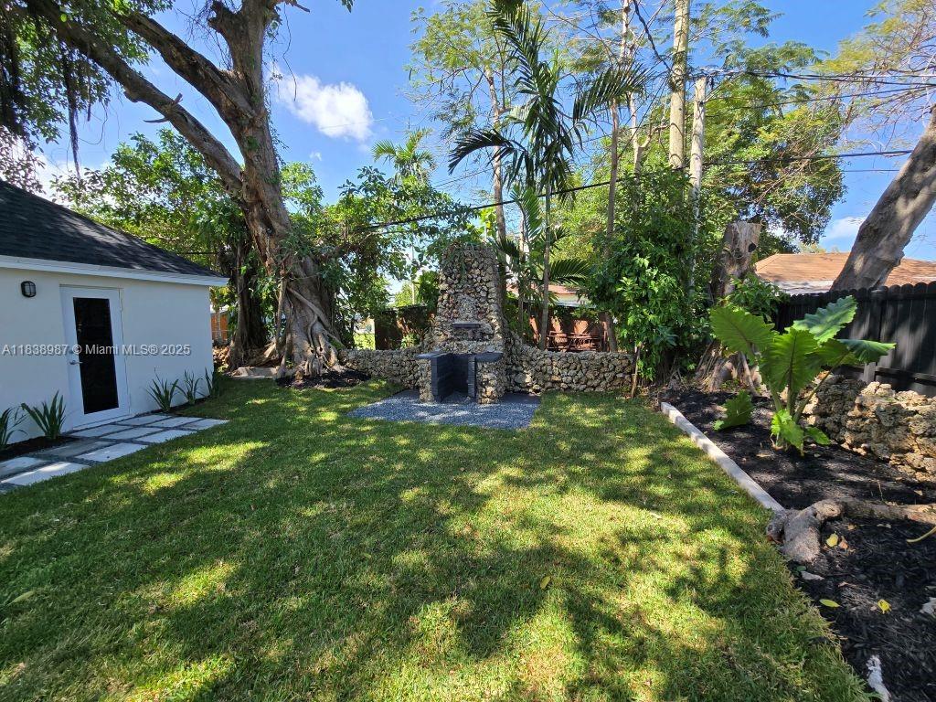 1923 NW 48th St