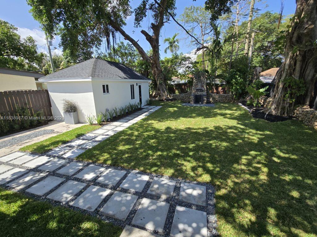 1923 NW 48th St