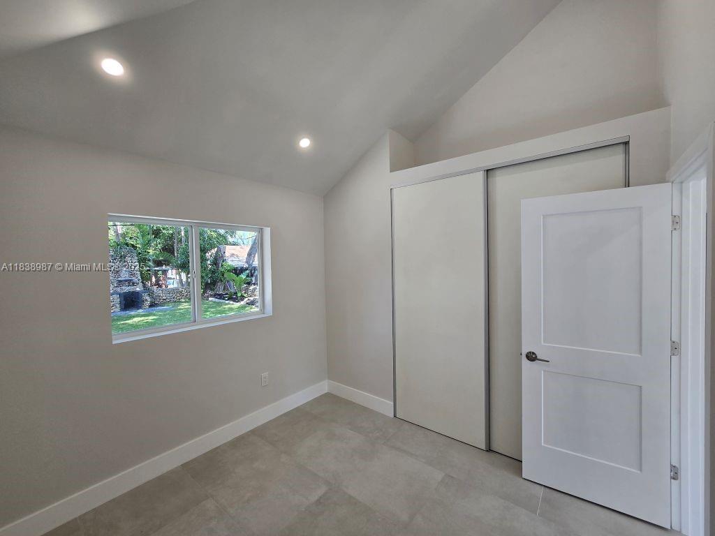 1923 NW 48th St