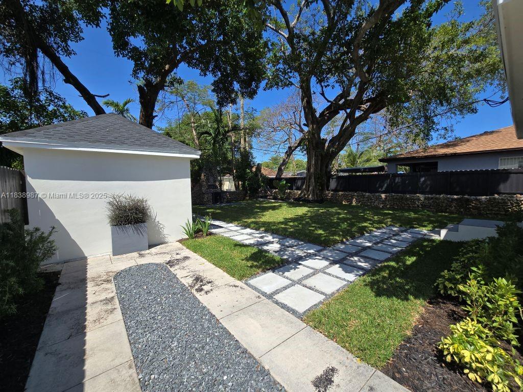 1923 NW 48th St