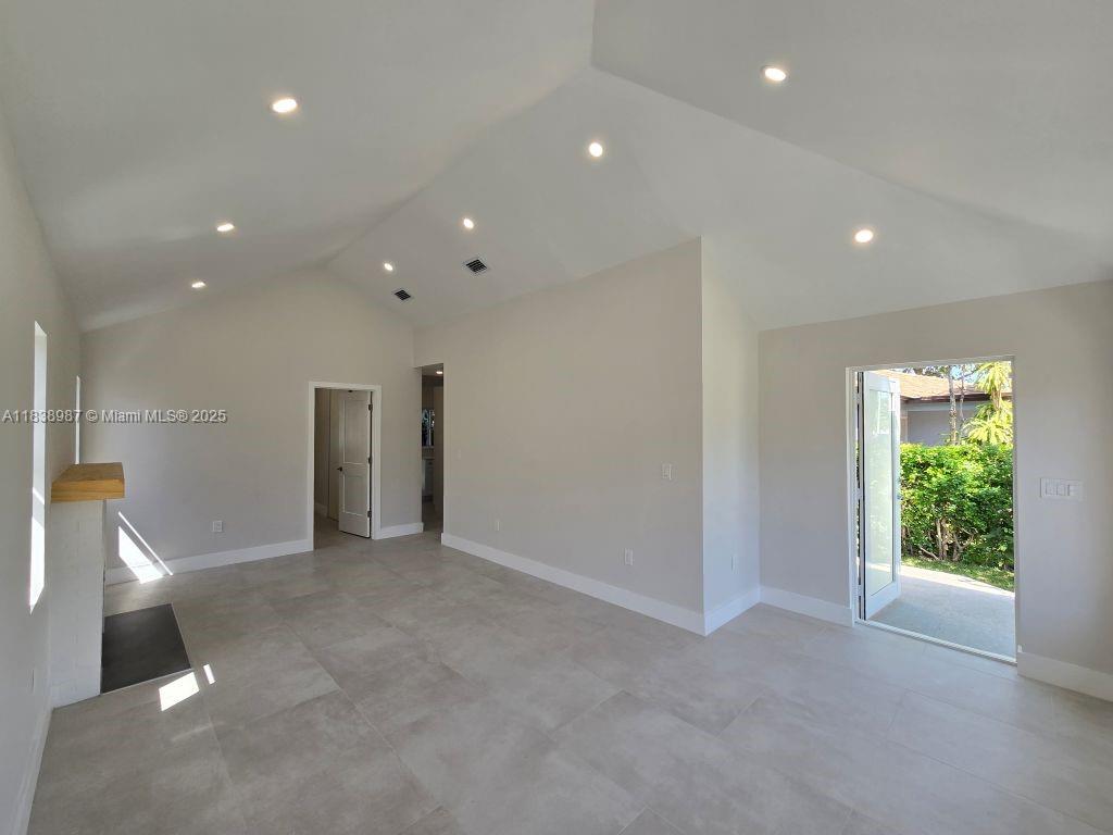 1923 NW 48th St