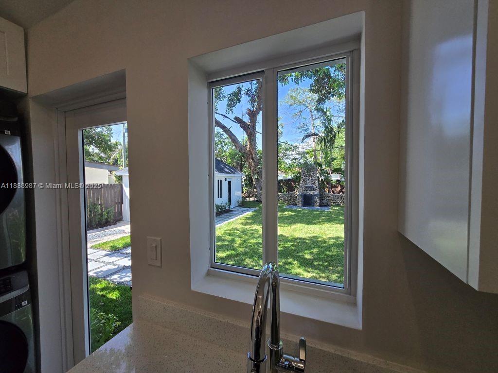 1923 NW 48th St