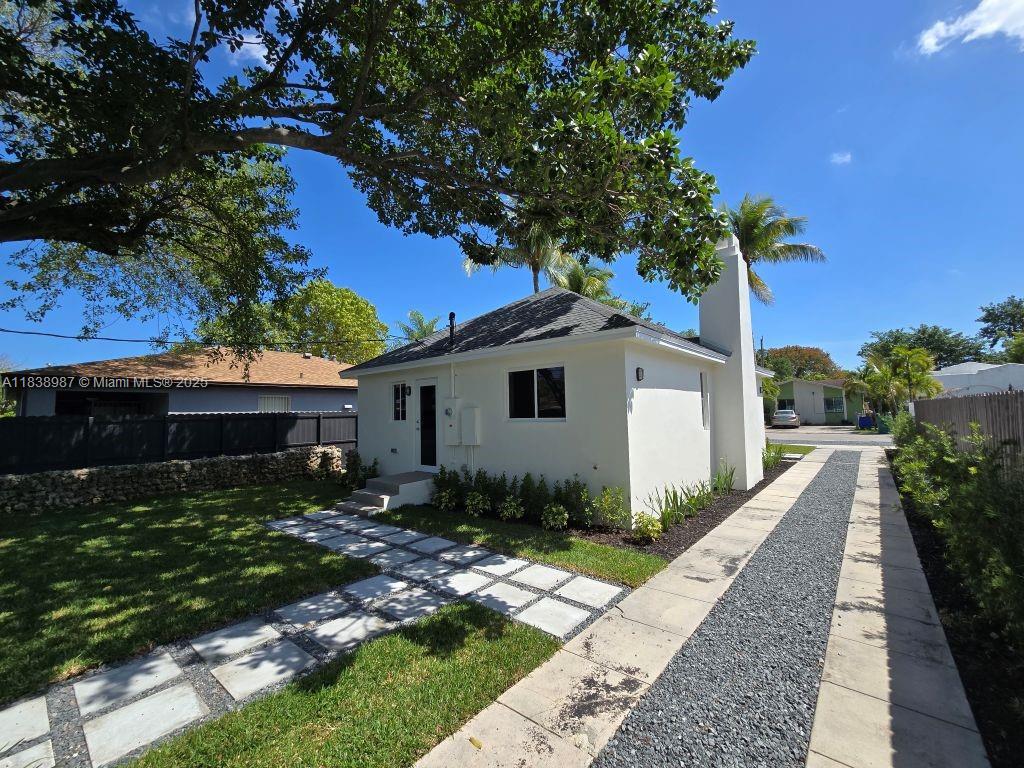 1923 NW 48th St