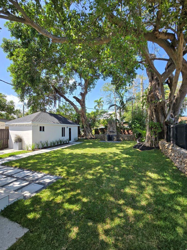 1923 NW 48th St