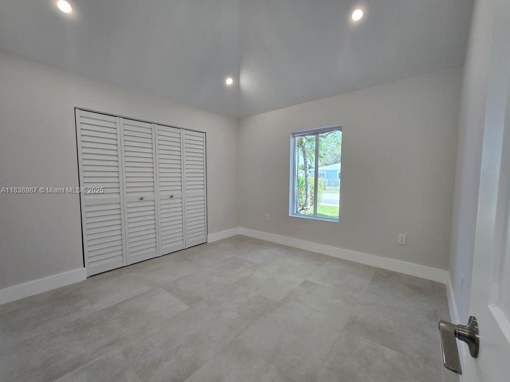 1923 NW 48th St