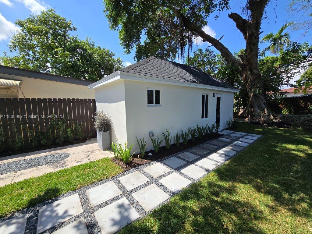 1923 NW 48th St