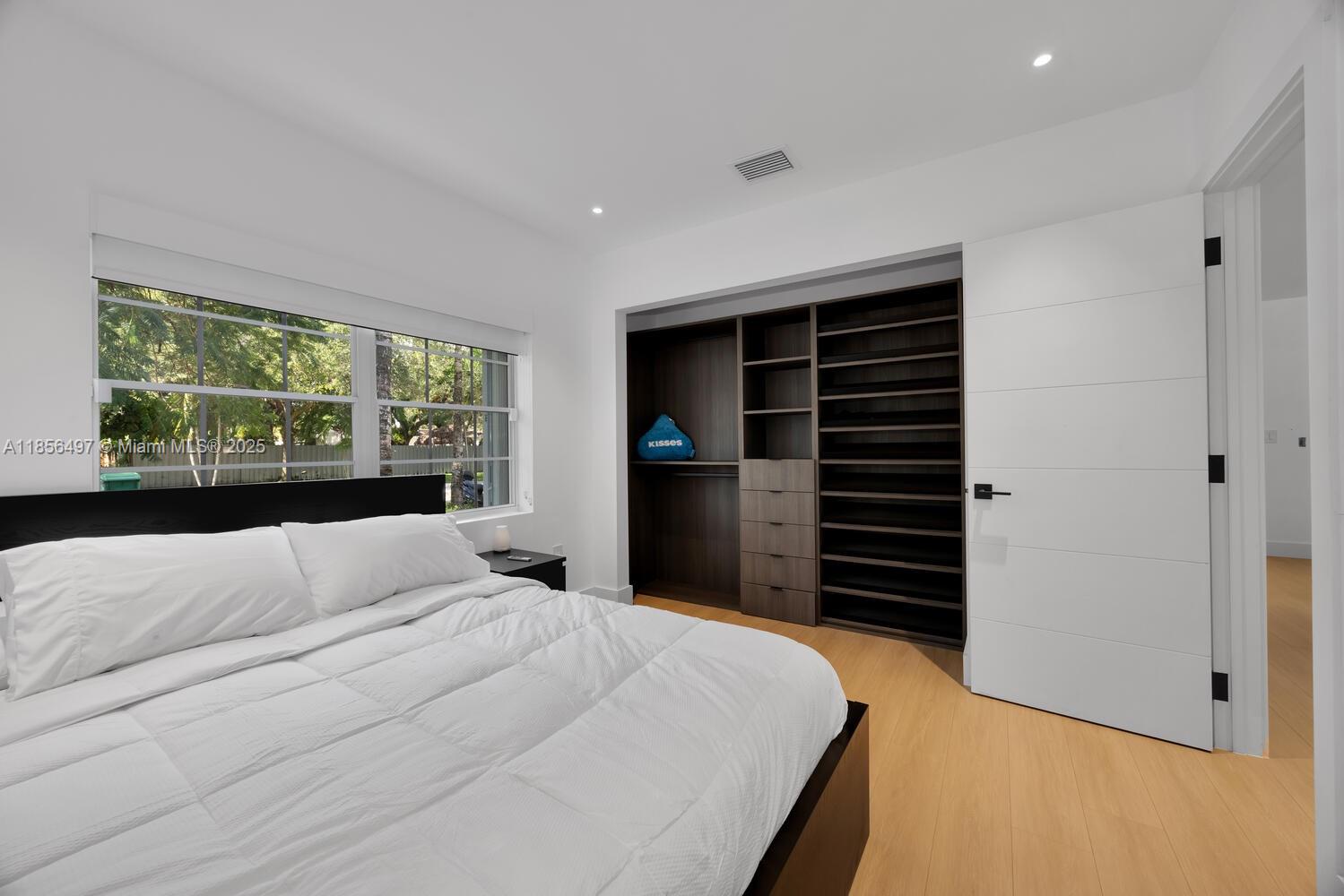 5827 SW 69th Ct # 5827