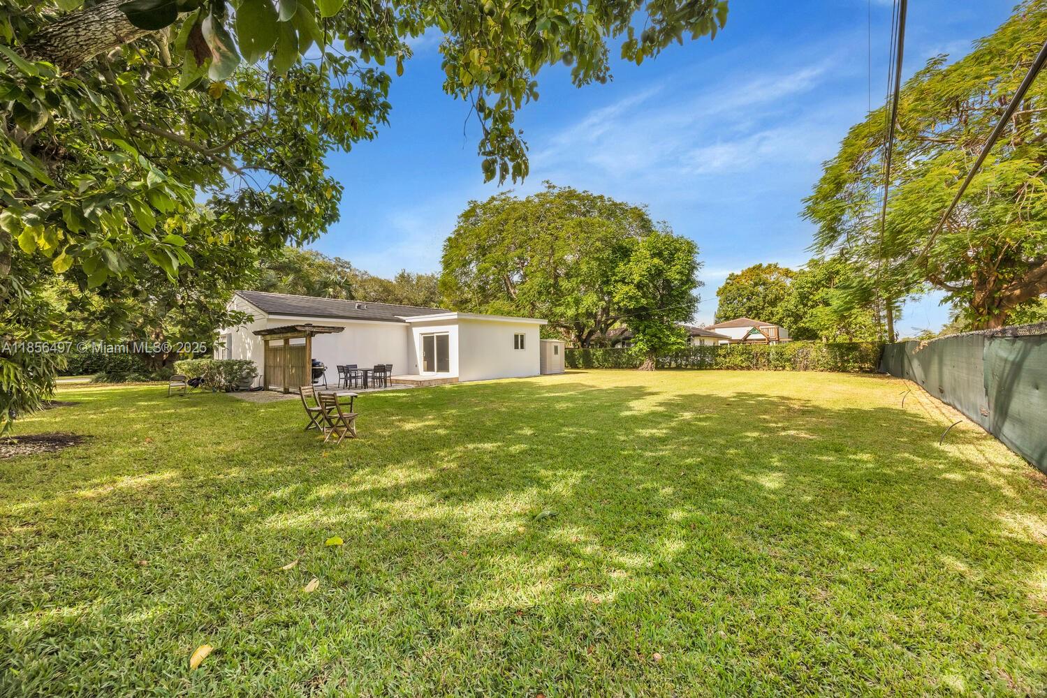 5827 SW 69th Ct # 5827