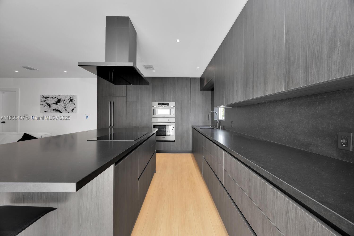 5827 SW 69th Ct # 5827