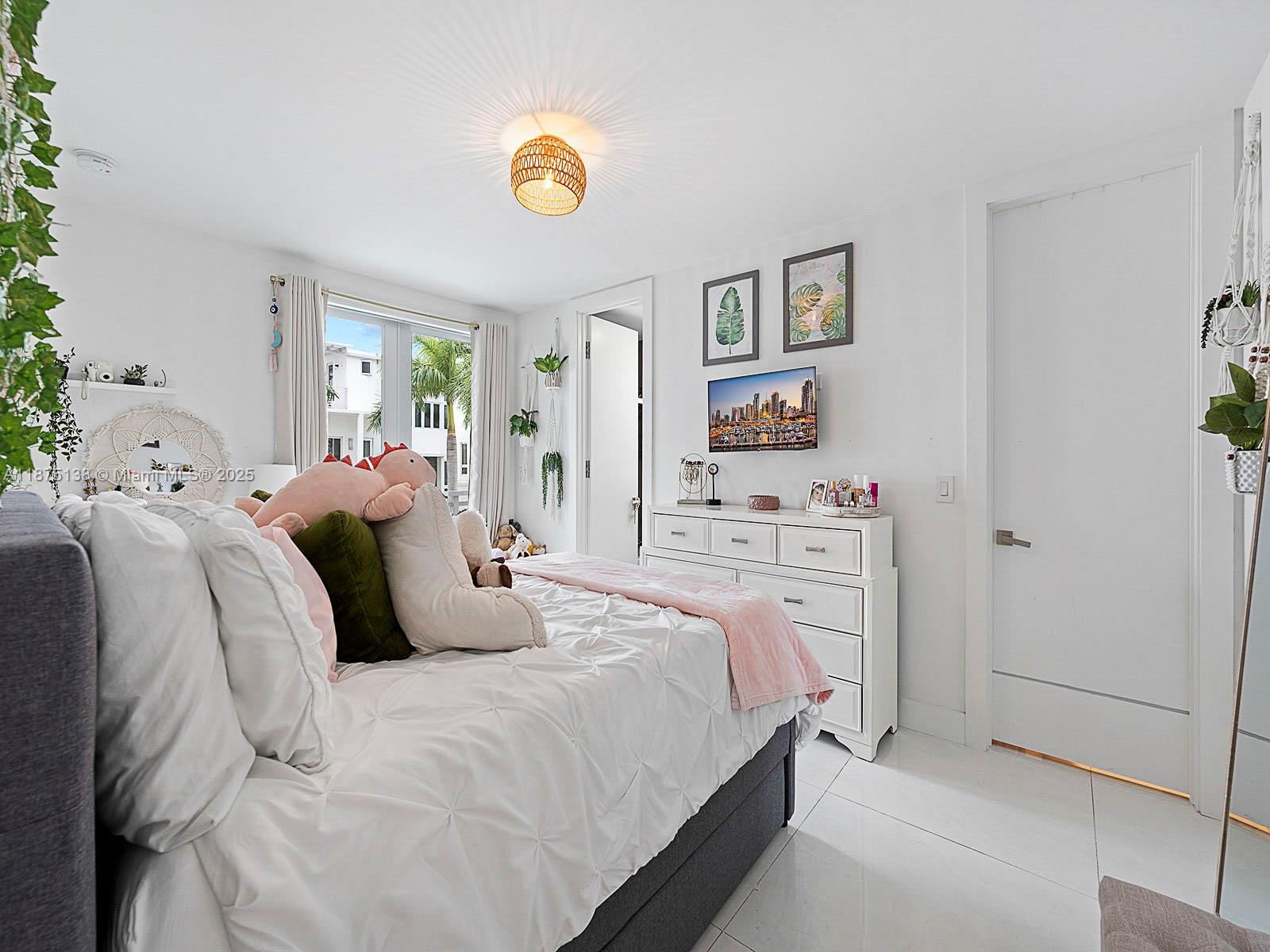 8271 NW 34th Dr Unit: .