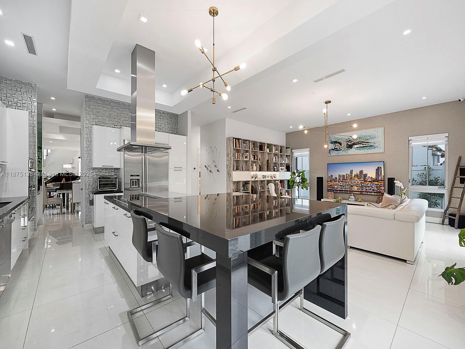 8271 NW 34th Dr Unit: .
