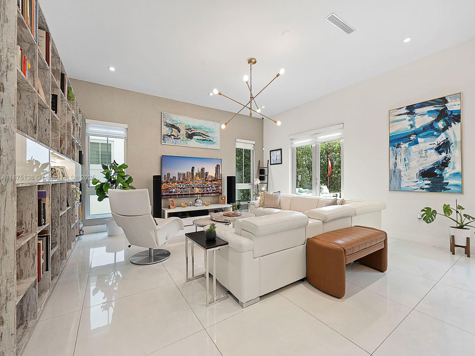 8271 NW 34th Dr Unit: .