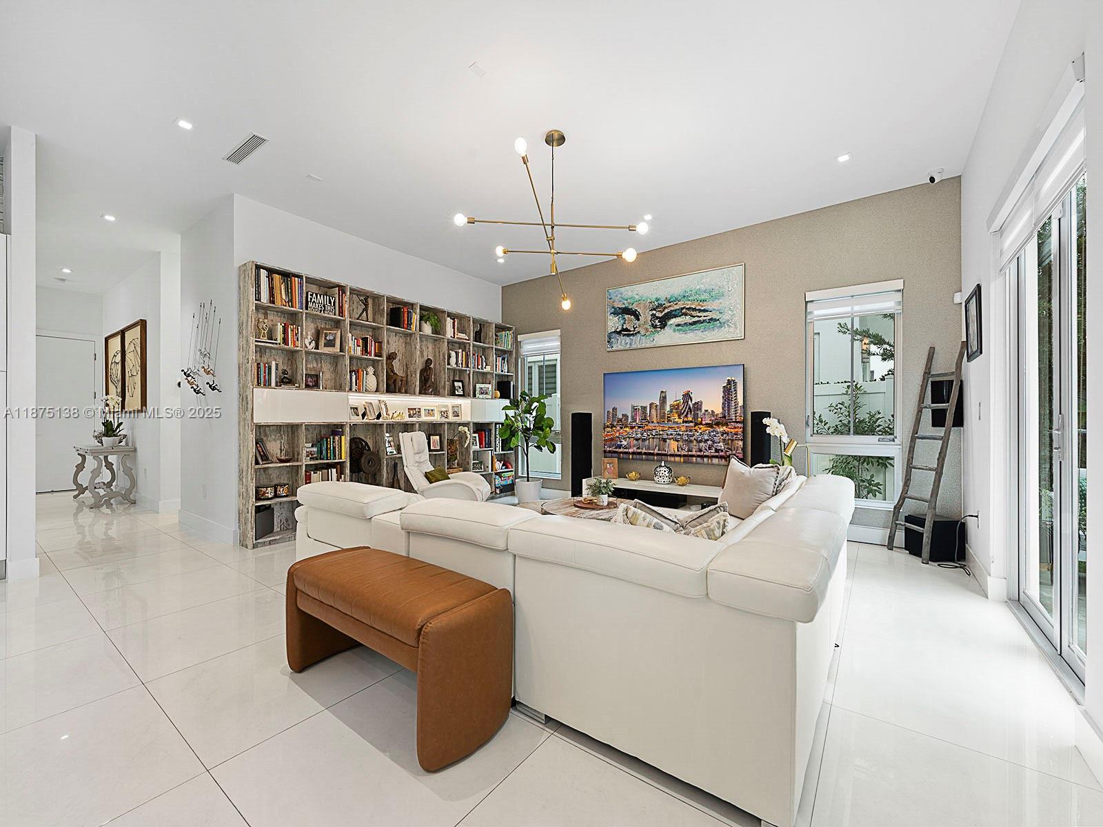 8271 NW 34th Dr Unit: .