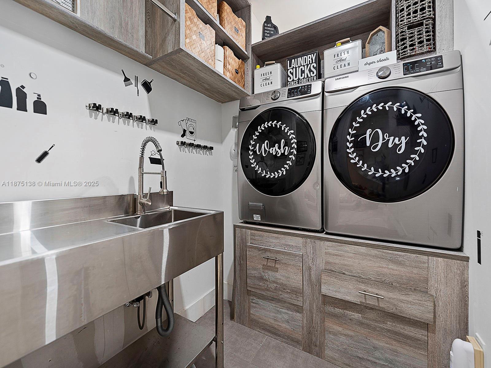 8271 NW 34th Dr Unit: .