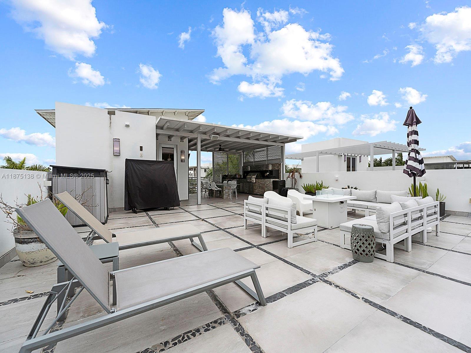 8271 NW 34th Dr Unit: .