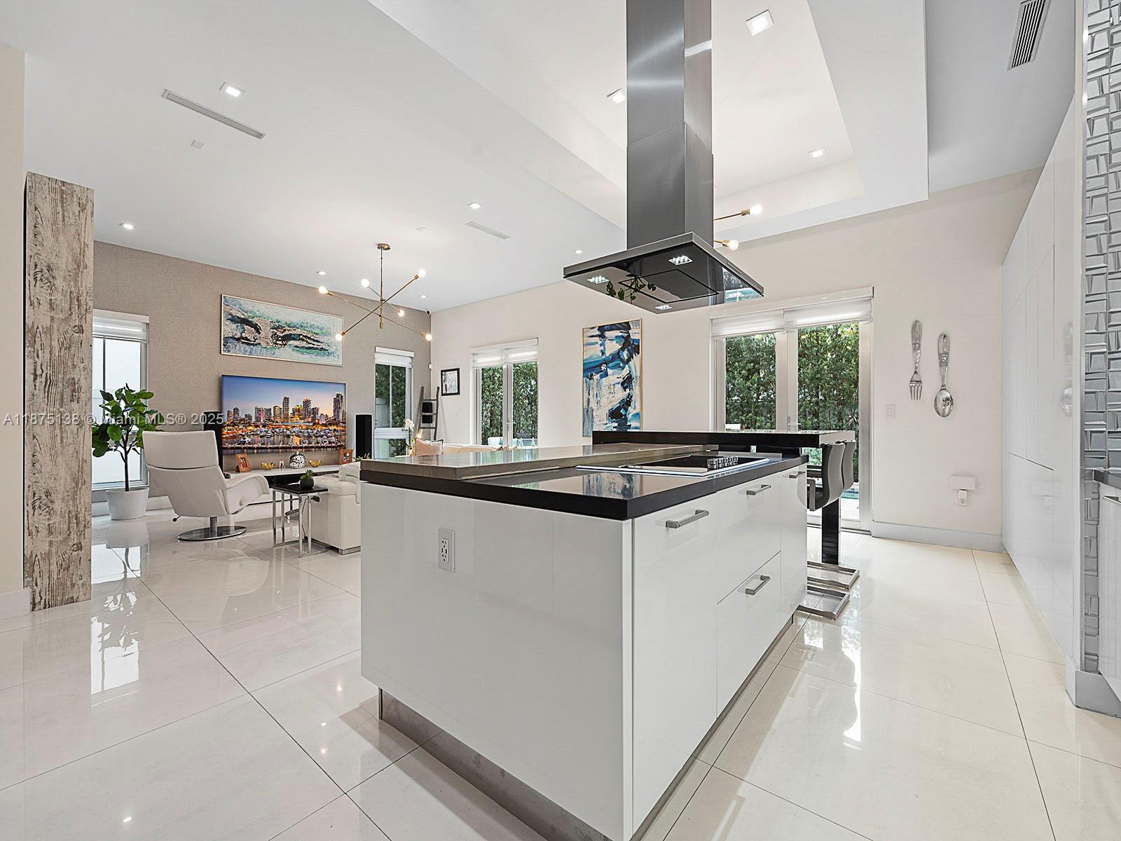 8271 NW 34th Dr Unit: .