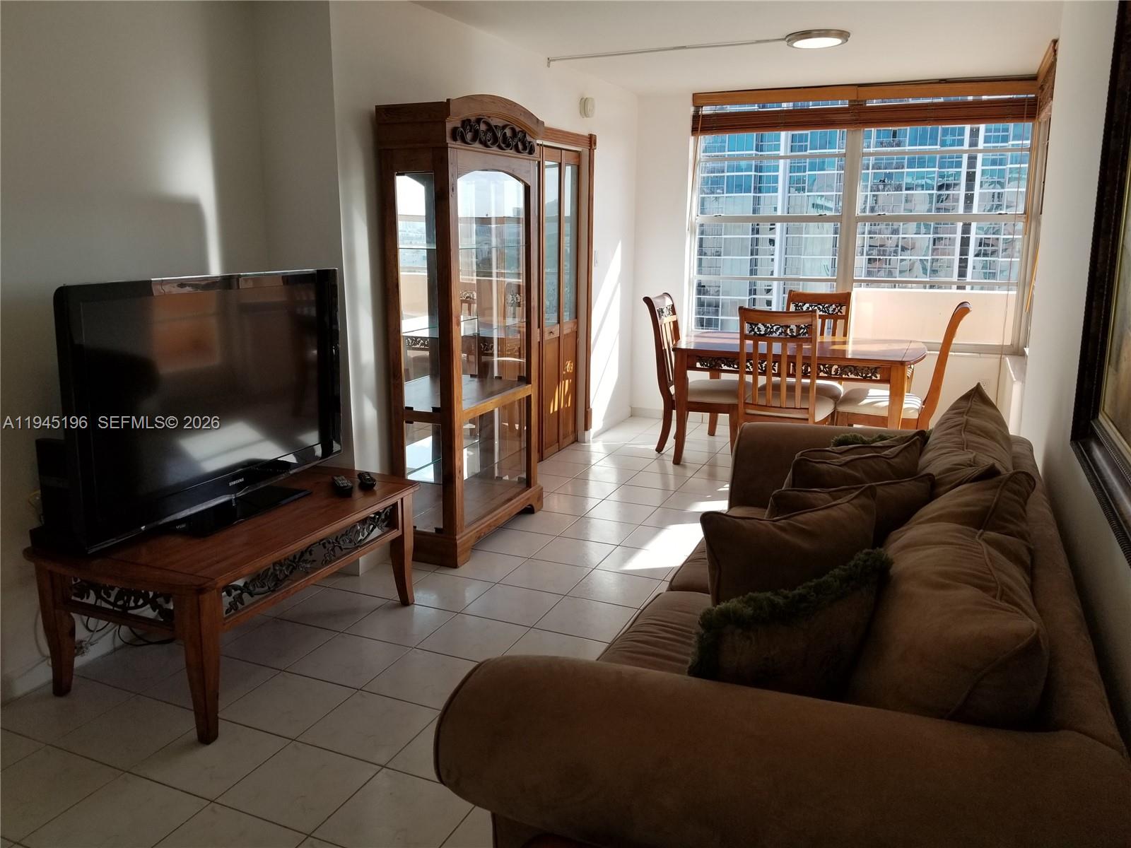 2899 Collins Ave # 1620