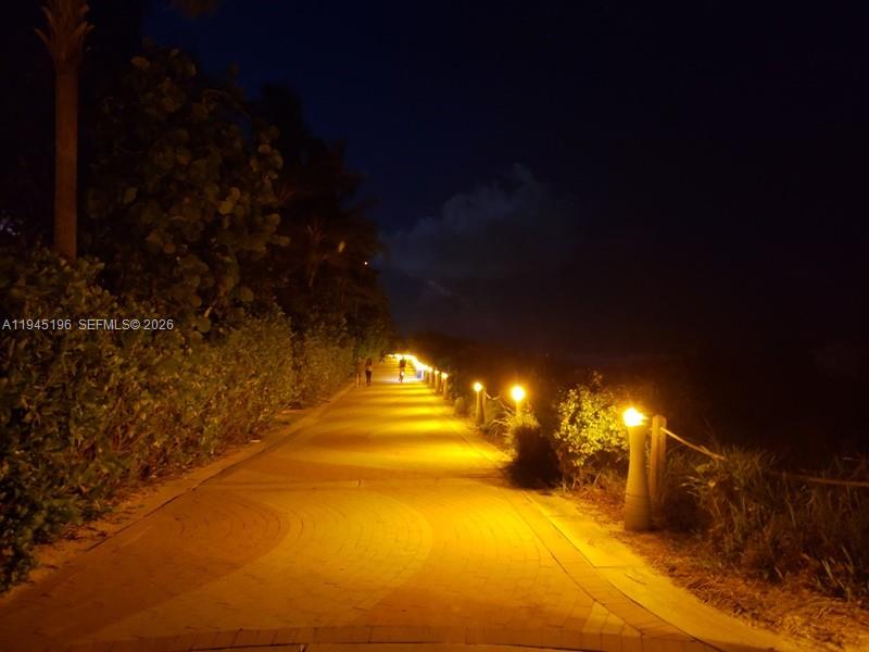 2899 Collins Ave # 1620