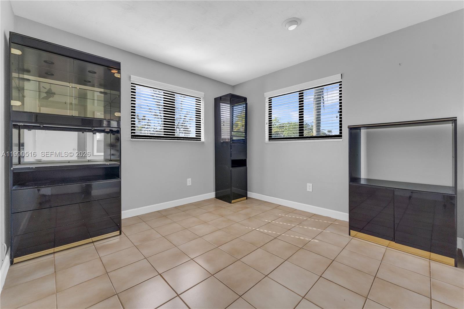 10020 SW 102nd Ave Rd