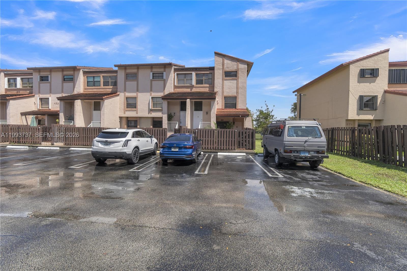425 W Park Dr # 12