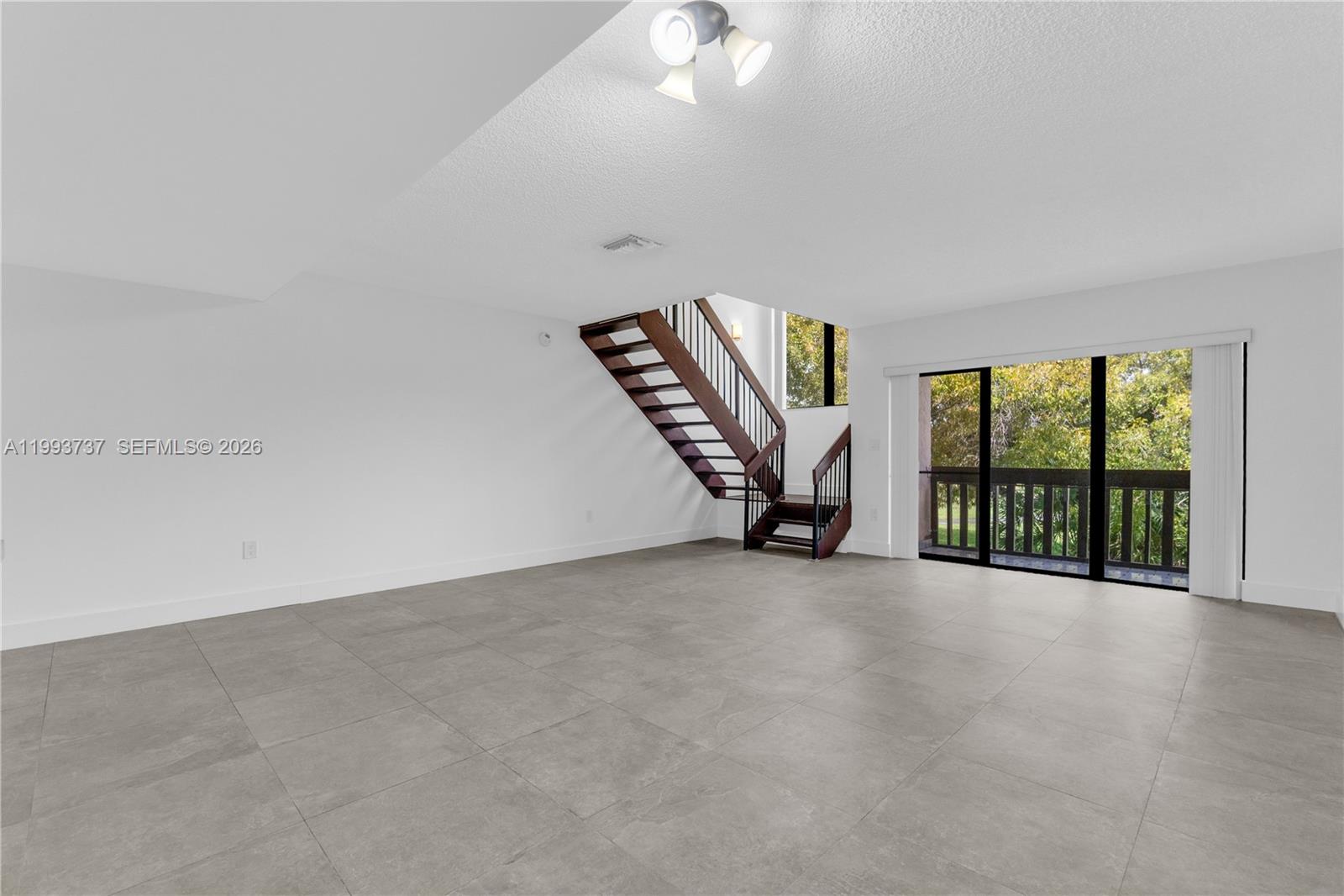 425 W Park Dr # 12
