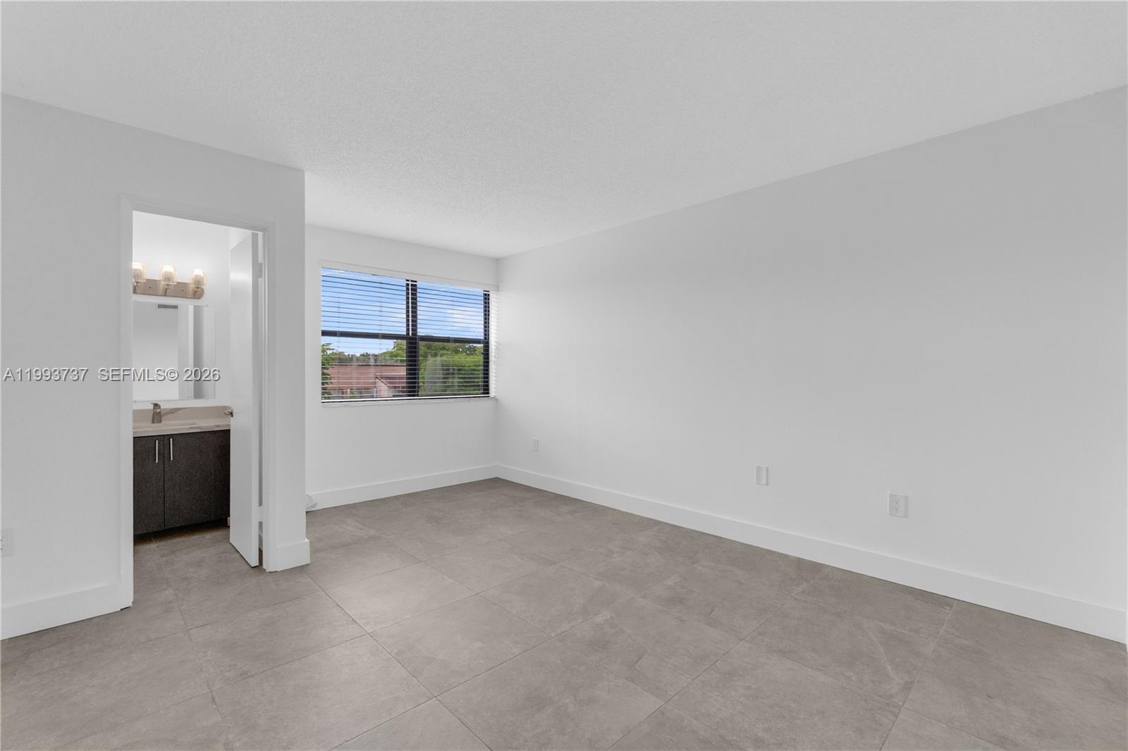 425 W Park Dr # 12