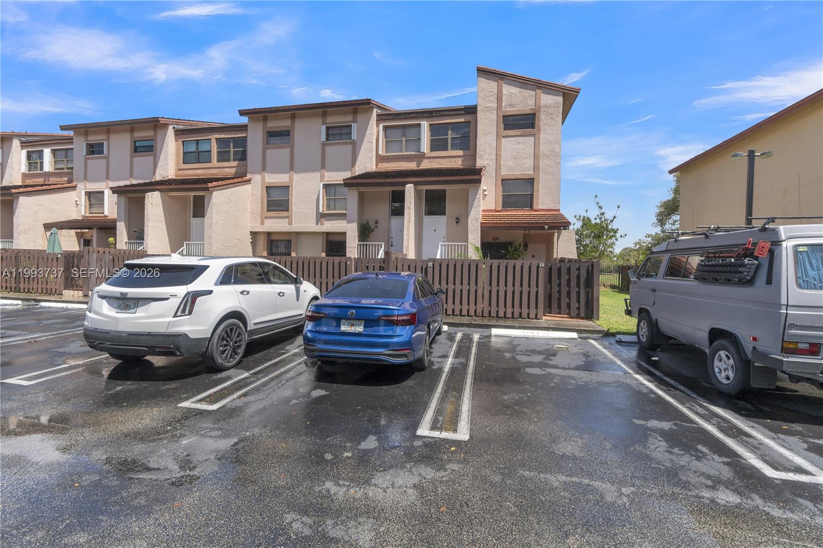 425 W Park Dr # 12
