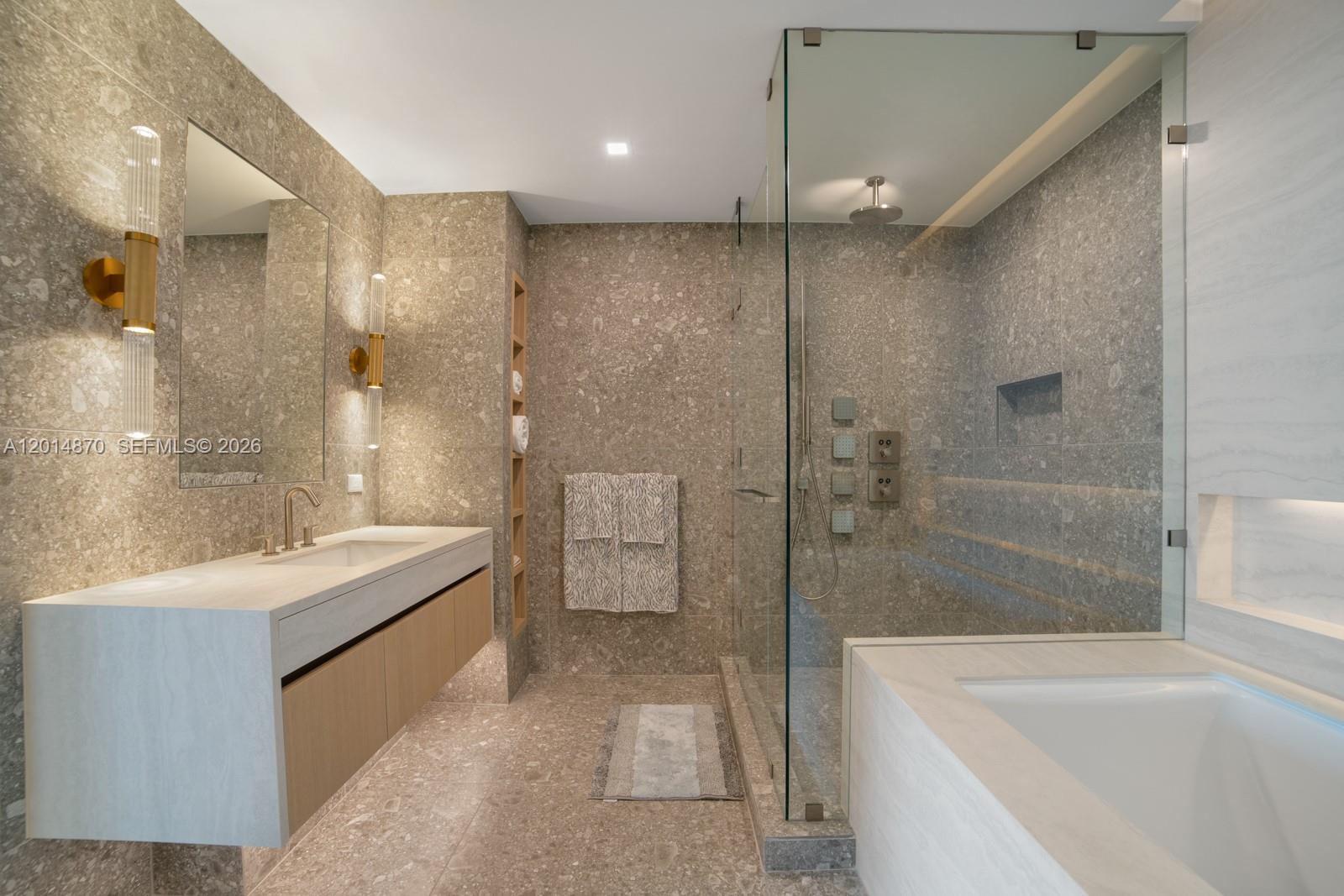 900 N Ocean Blvd # 1903