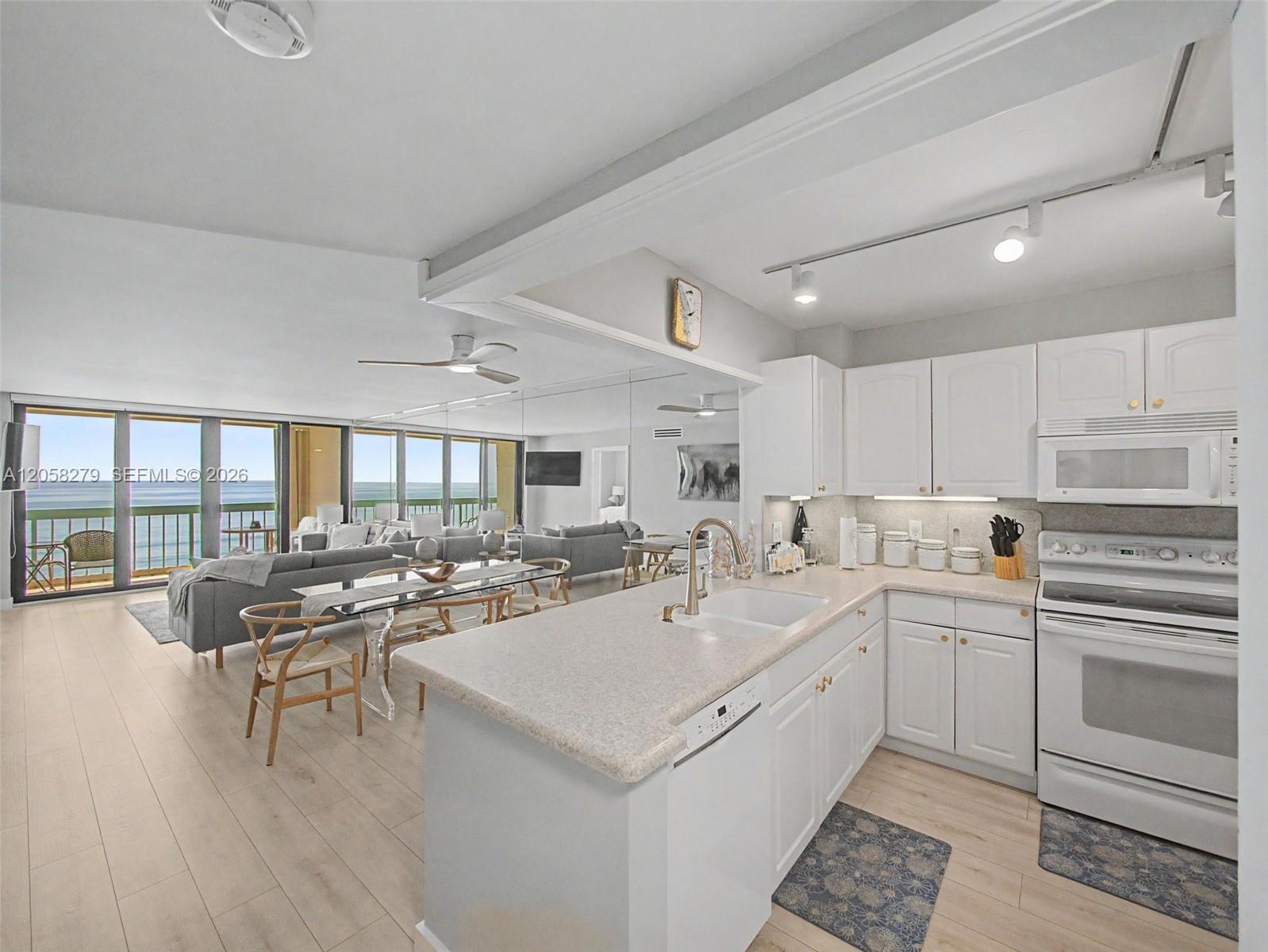 9940 S Ocean Dr # 508