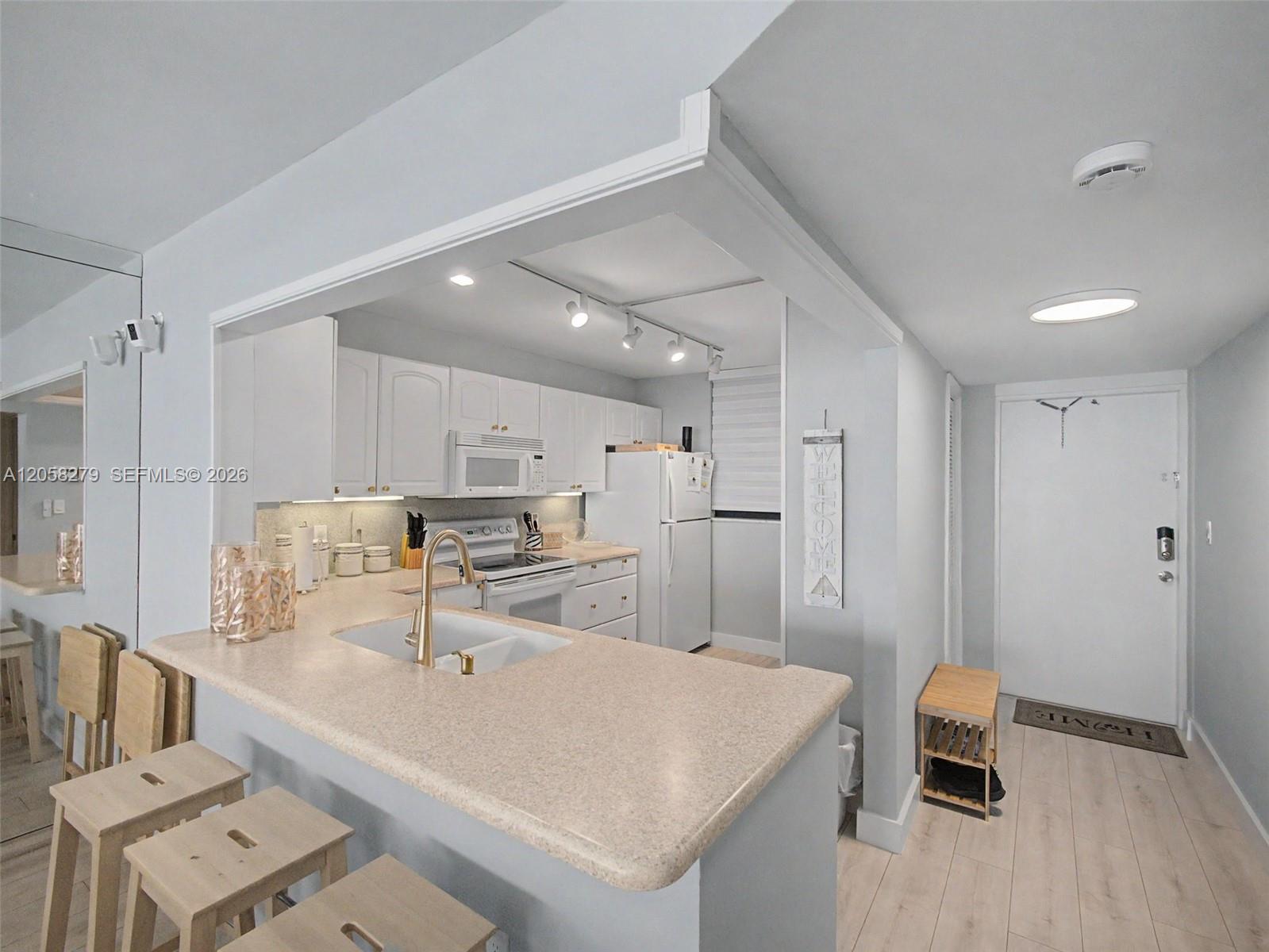 9940 S Ocean Dr # 508