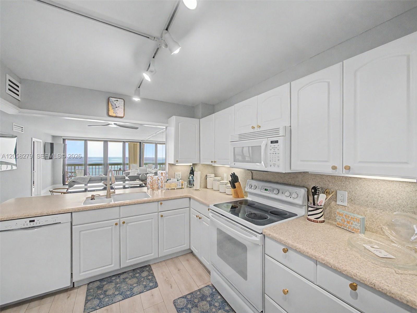 9940 S Ocean Dr # 508