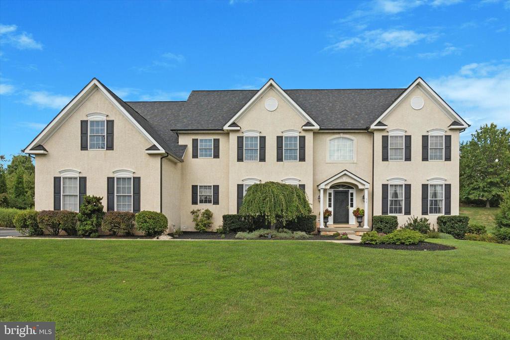 33 Spring Mill Ln
