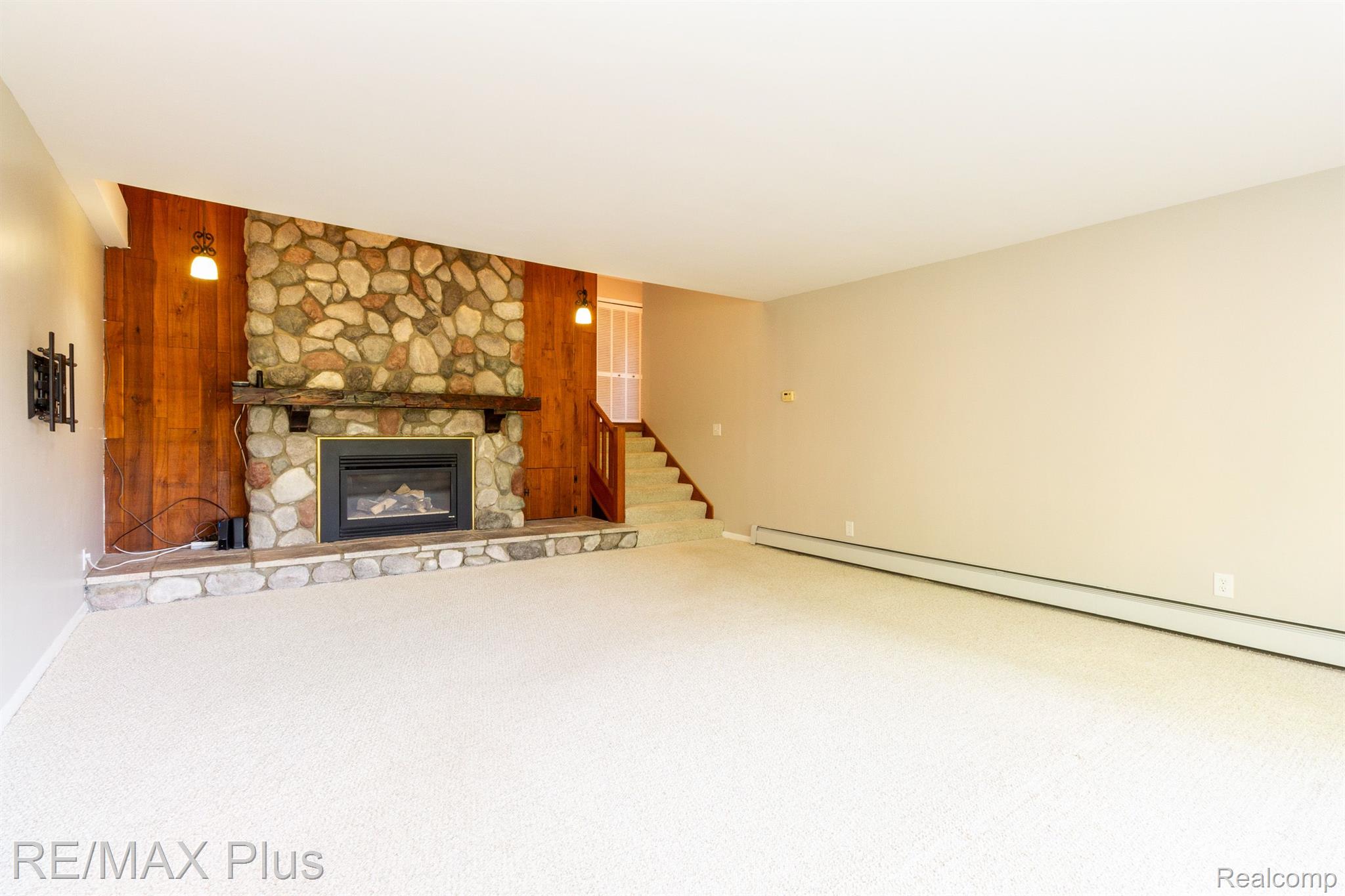 132 CURELLA Drive