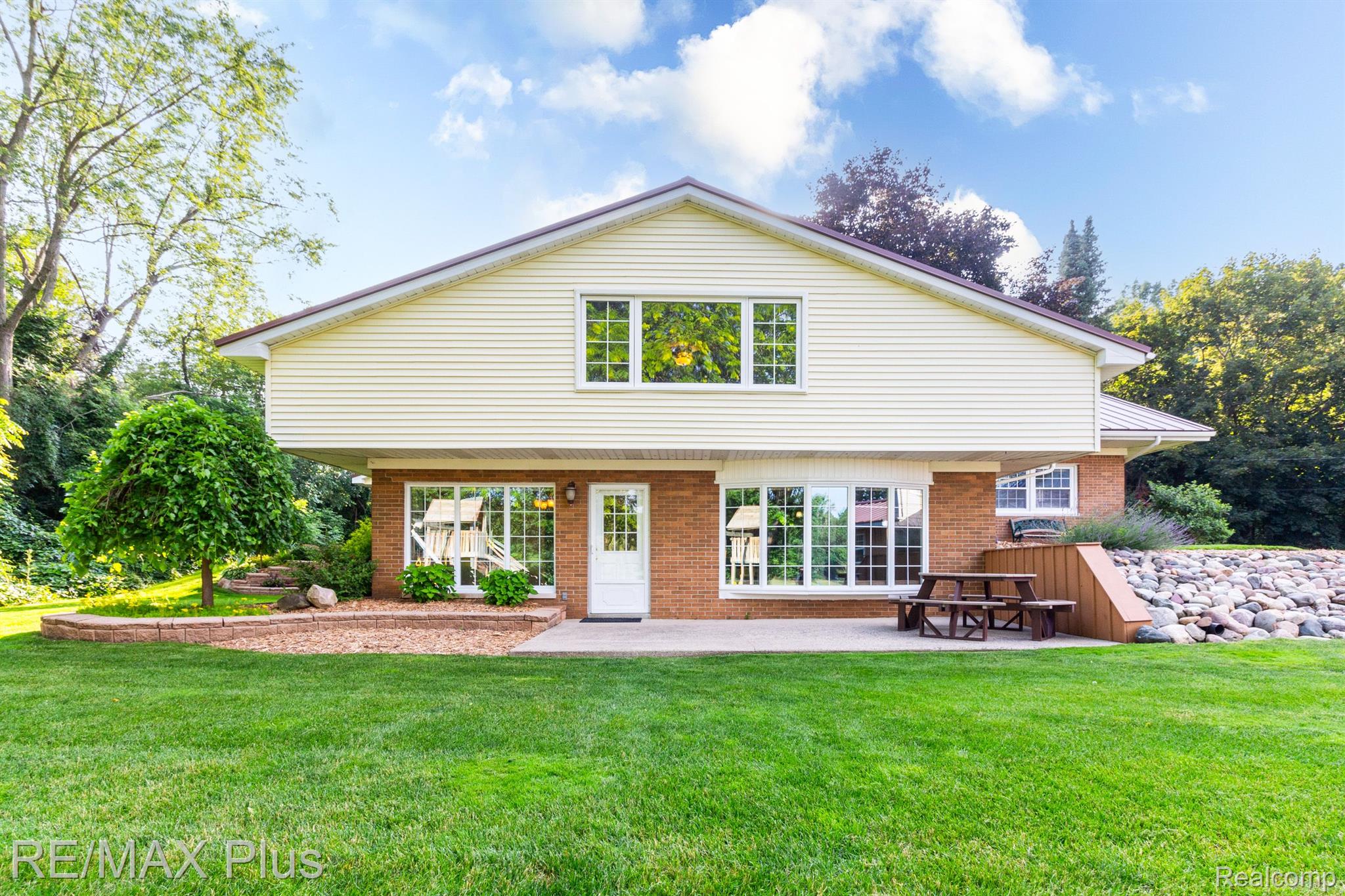 132 CURELLA Drive