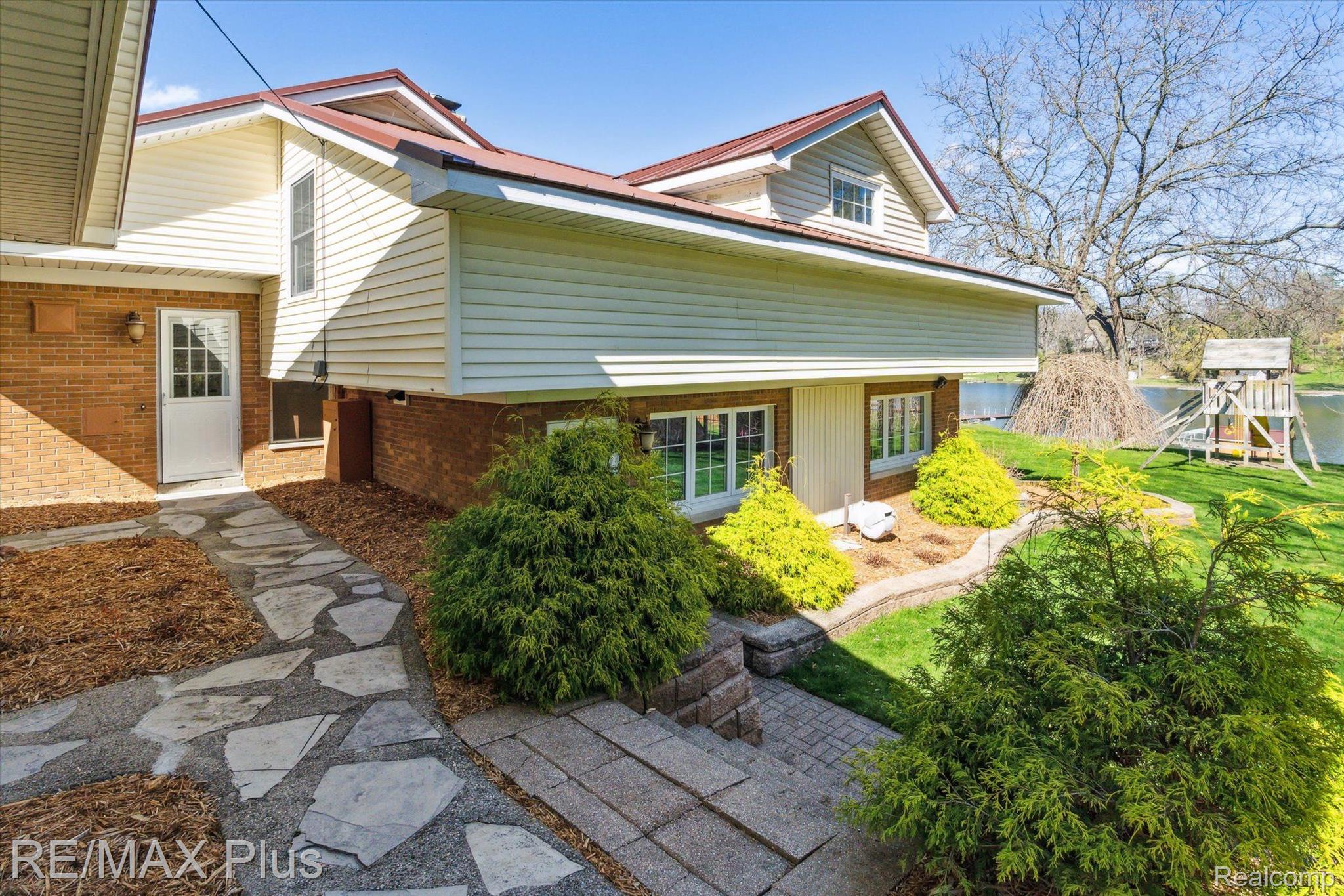 132 CURELLA Drive