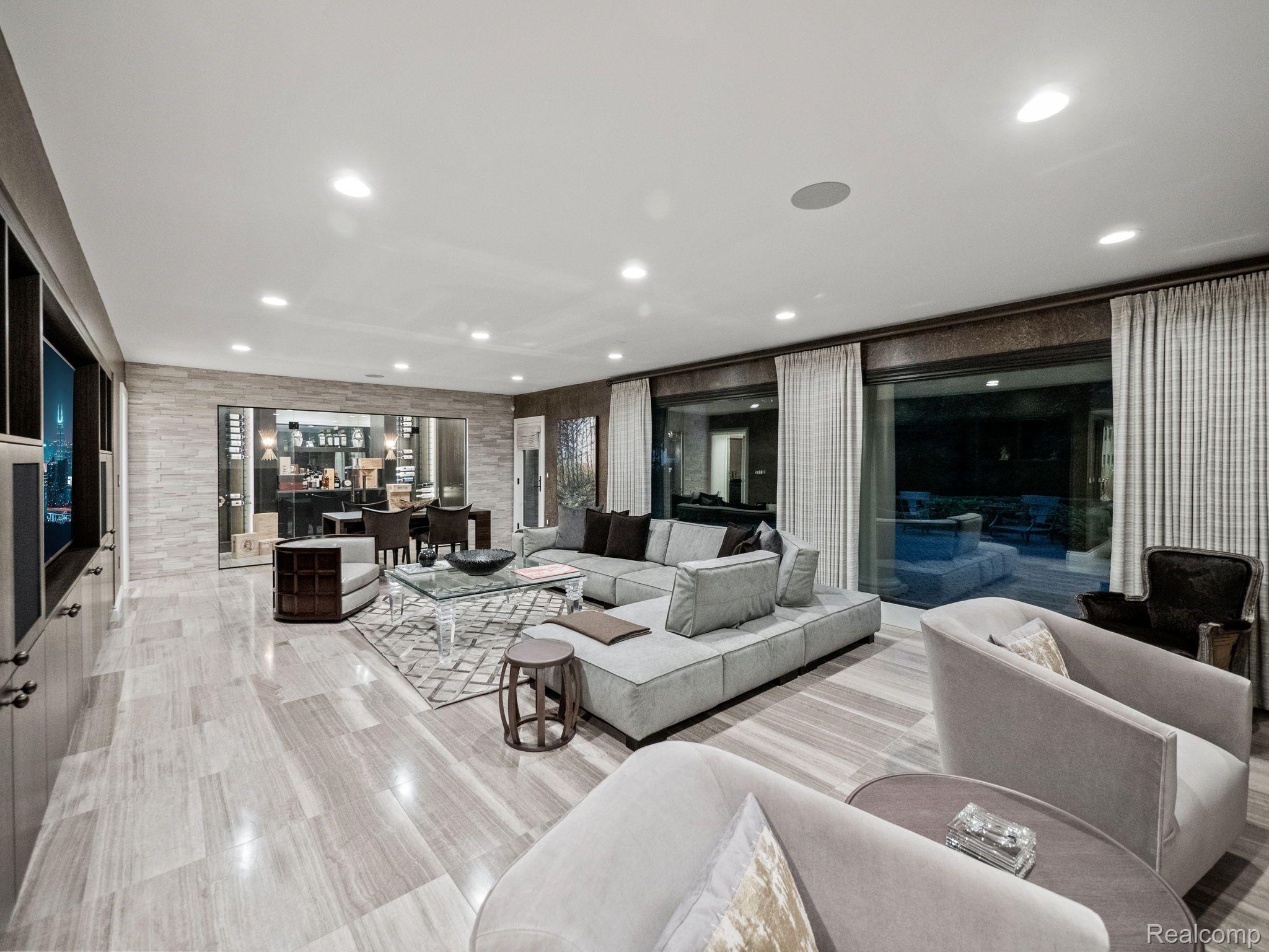 571 EDGEMERE