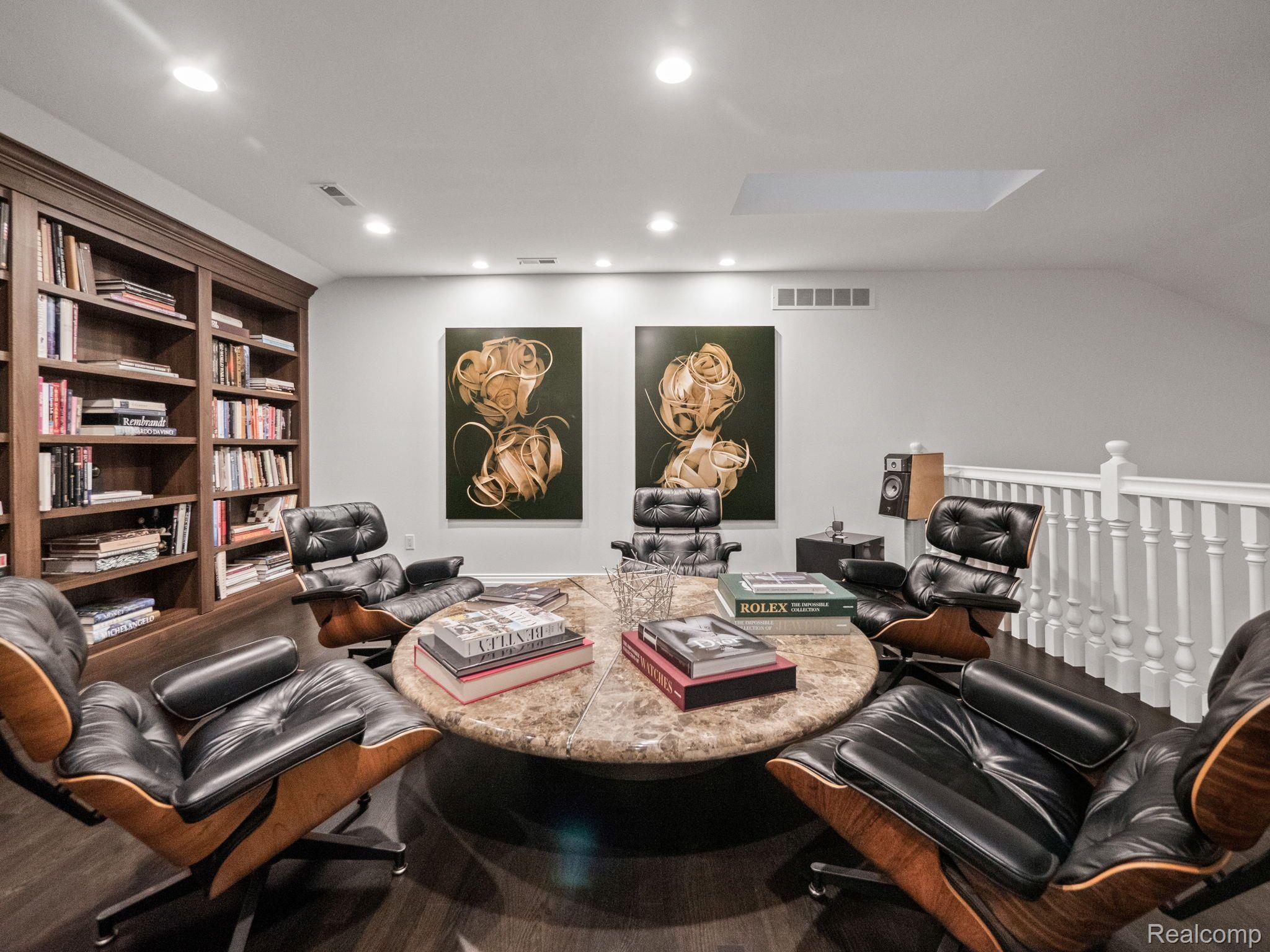 571 EDGEMERE