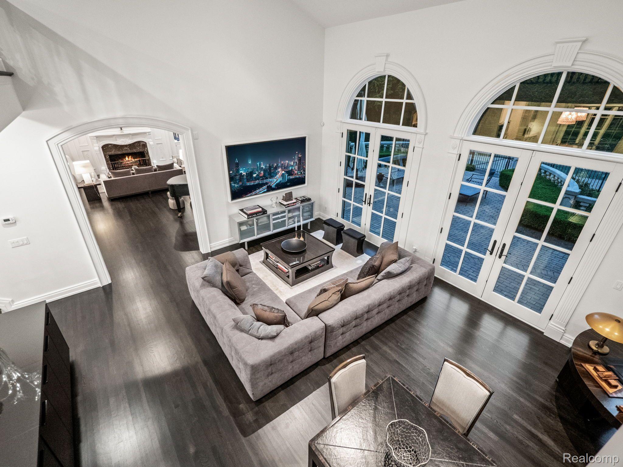 571 EDGEMERE