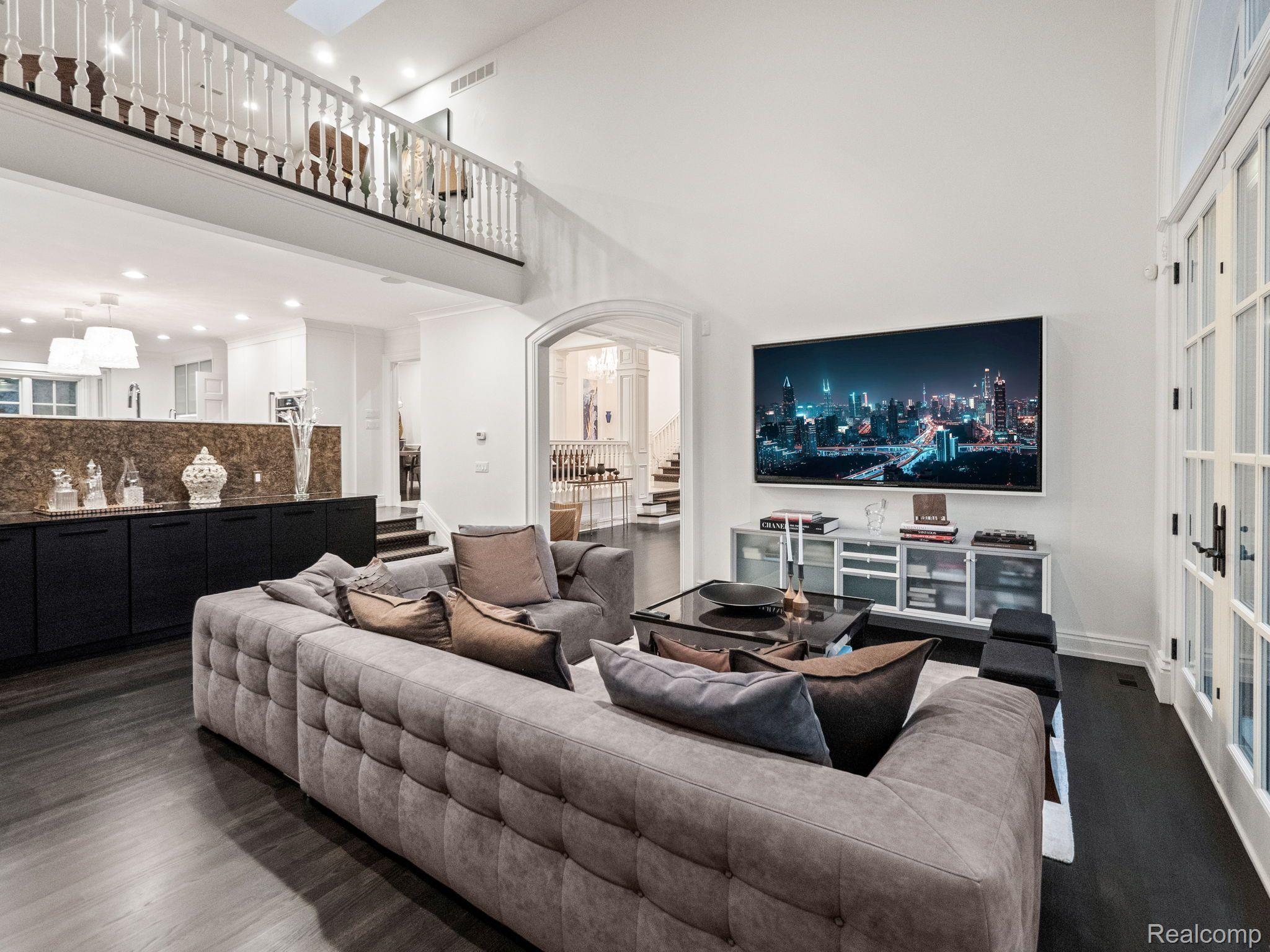 571 EDGEMERE