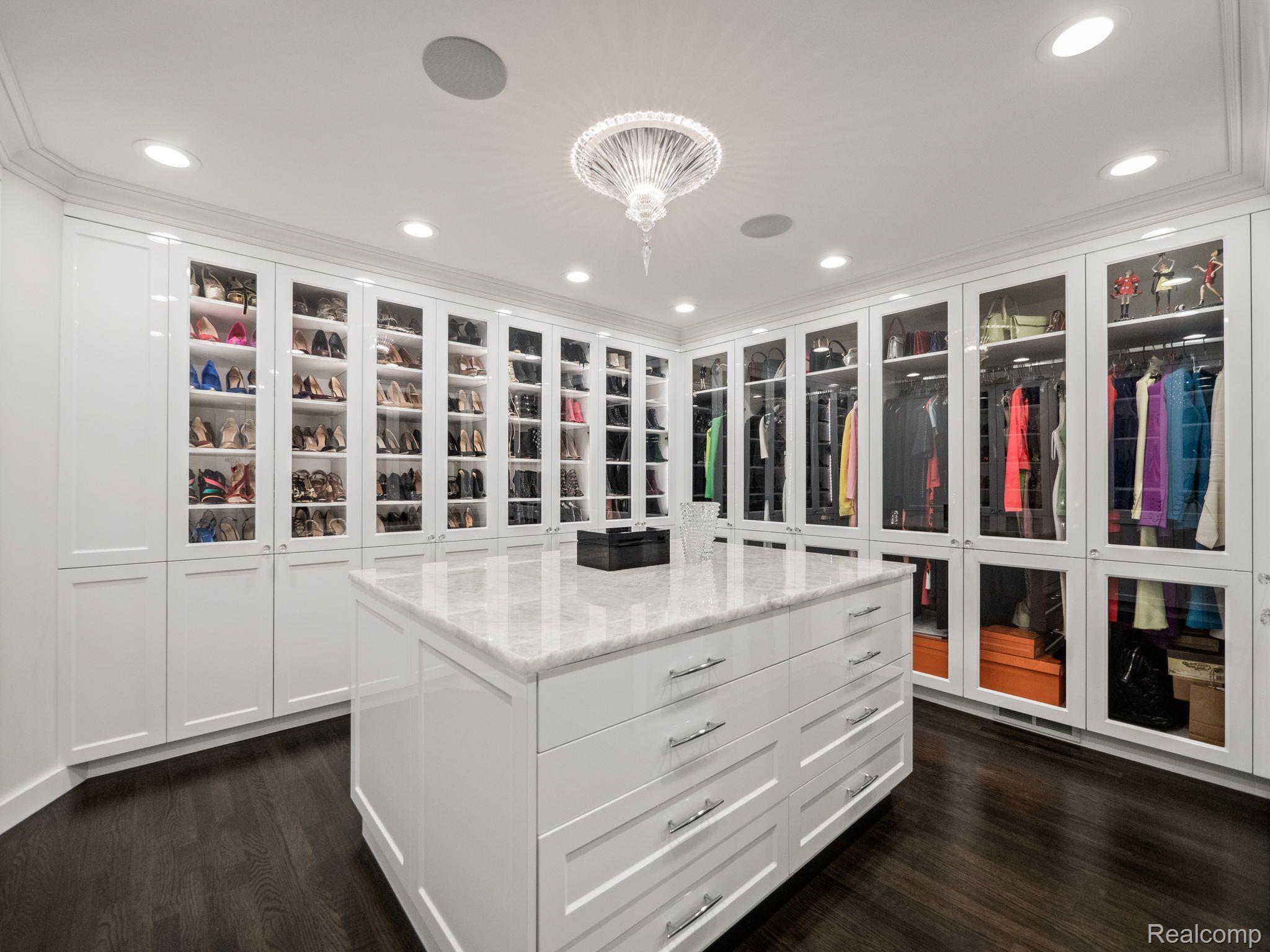 571 EDGEMERE