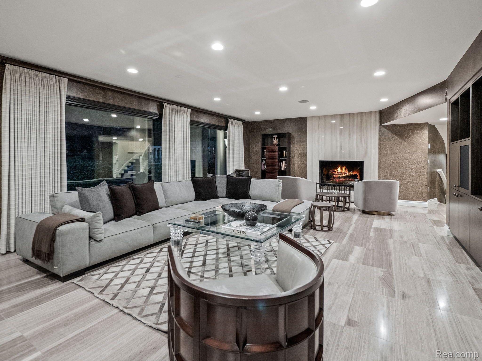 571 EDGEMERE