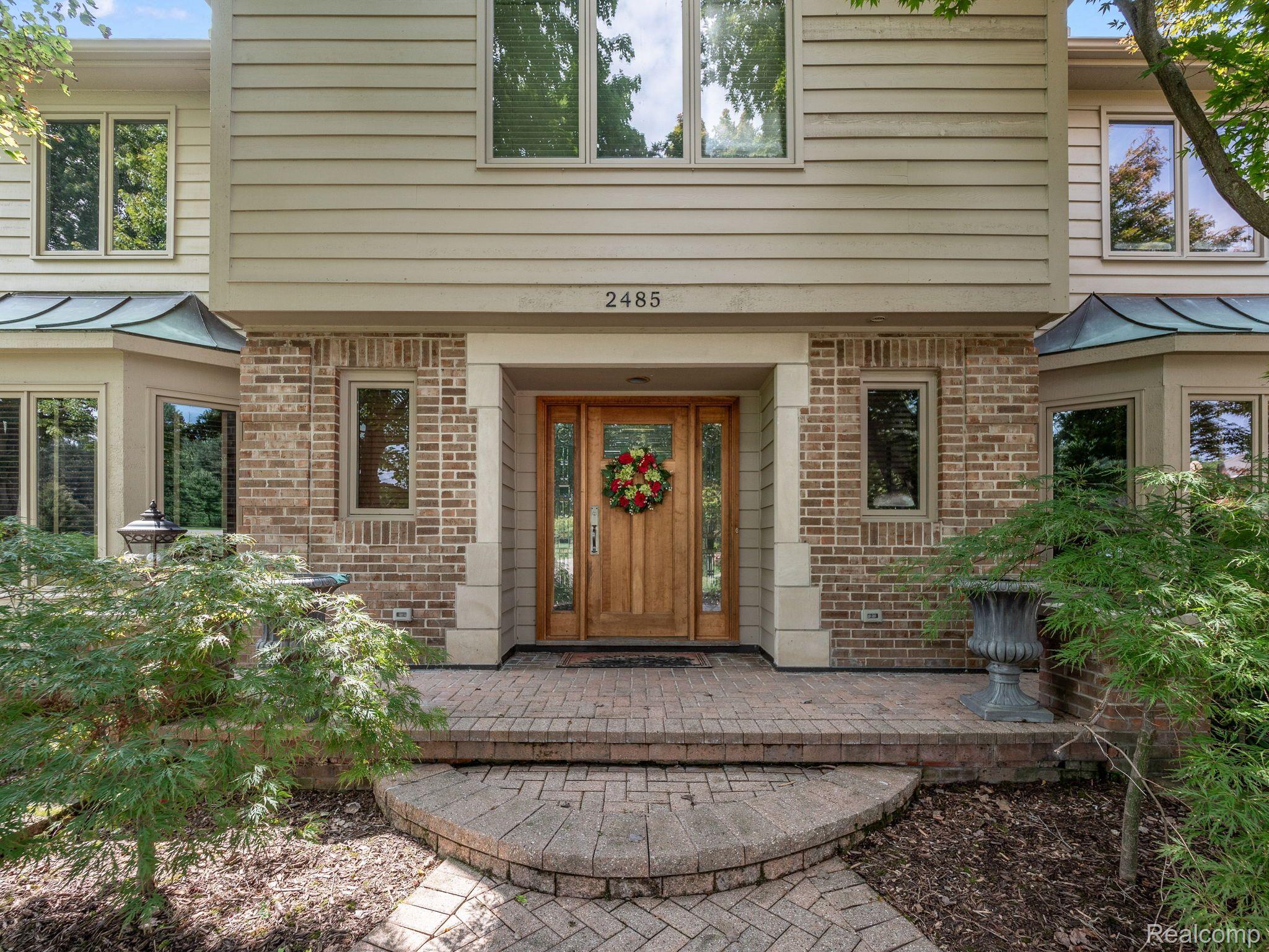 2485 HUNTERS POND