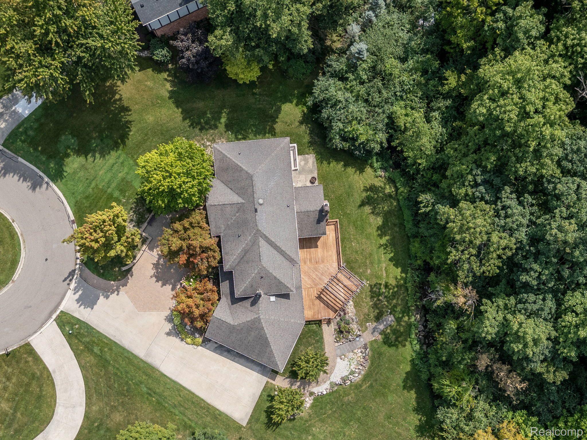 2485 HUNTERS POND